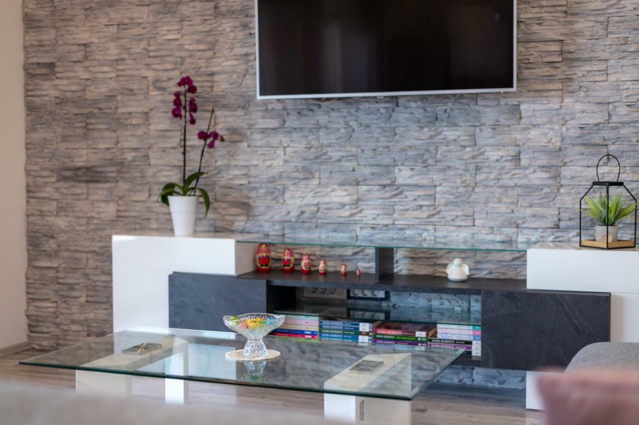 Luxury Apartment Nora Podstrana Kültér fotó