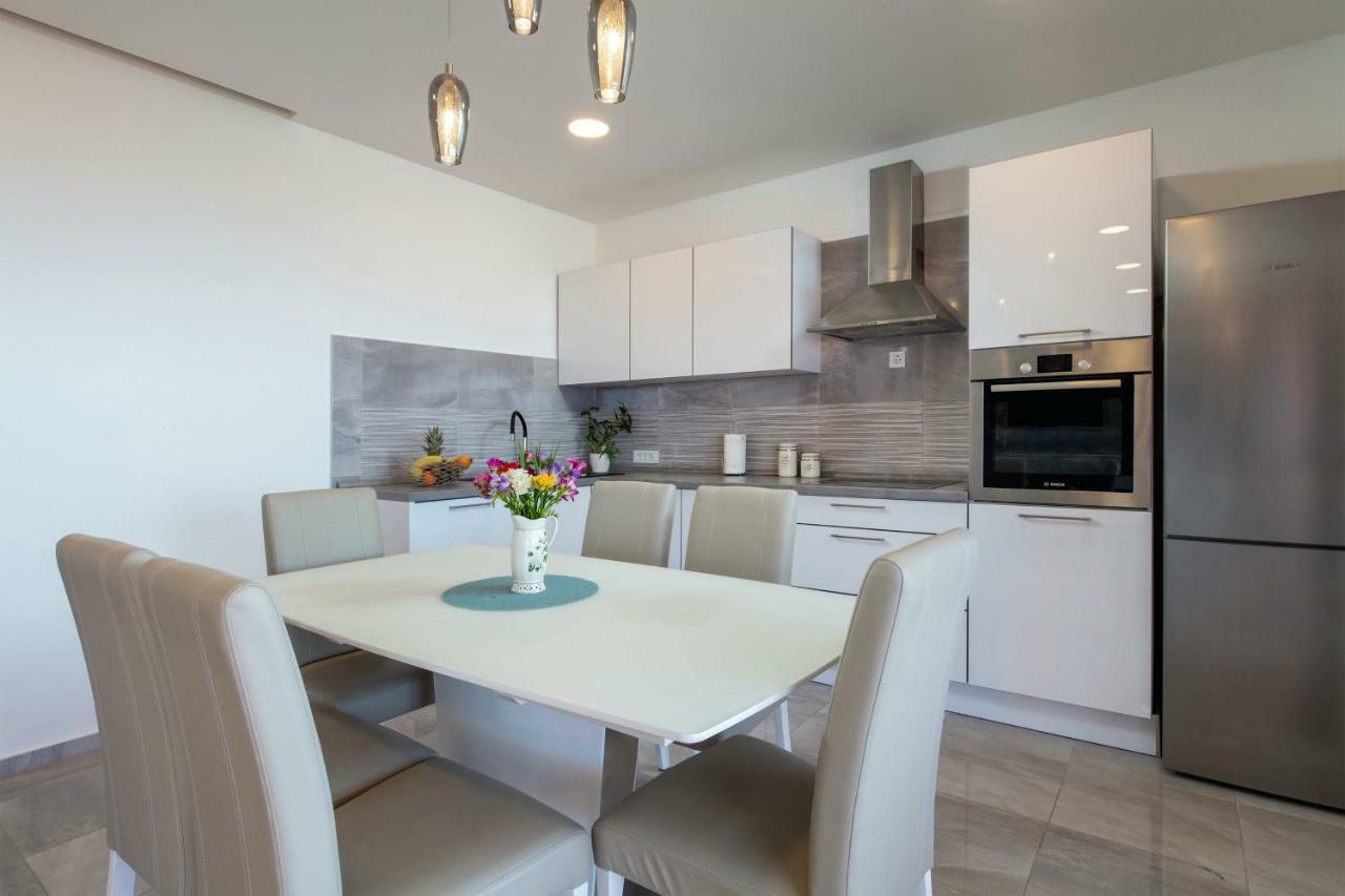 Luxury Apartment Nora Podstrana Kültér fotó