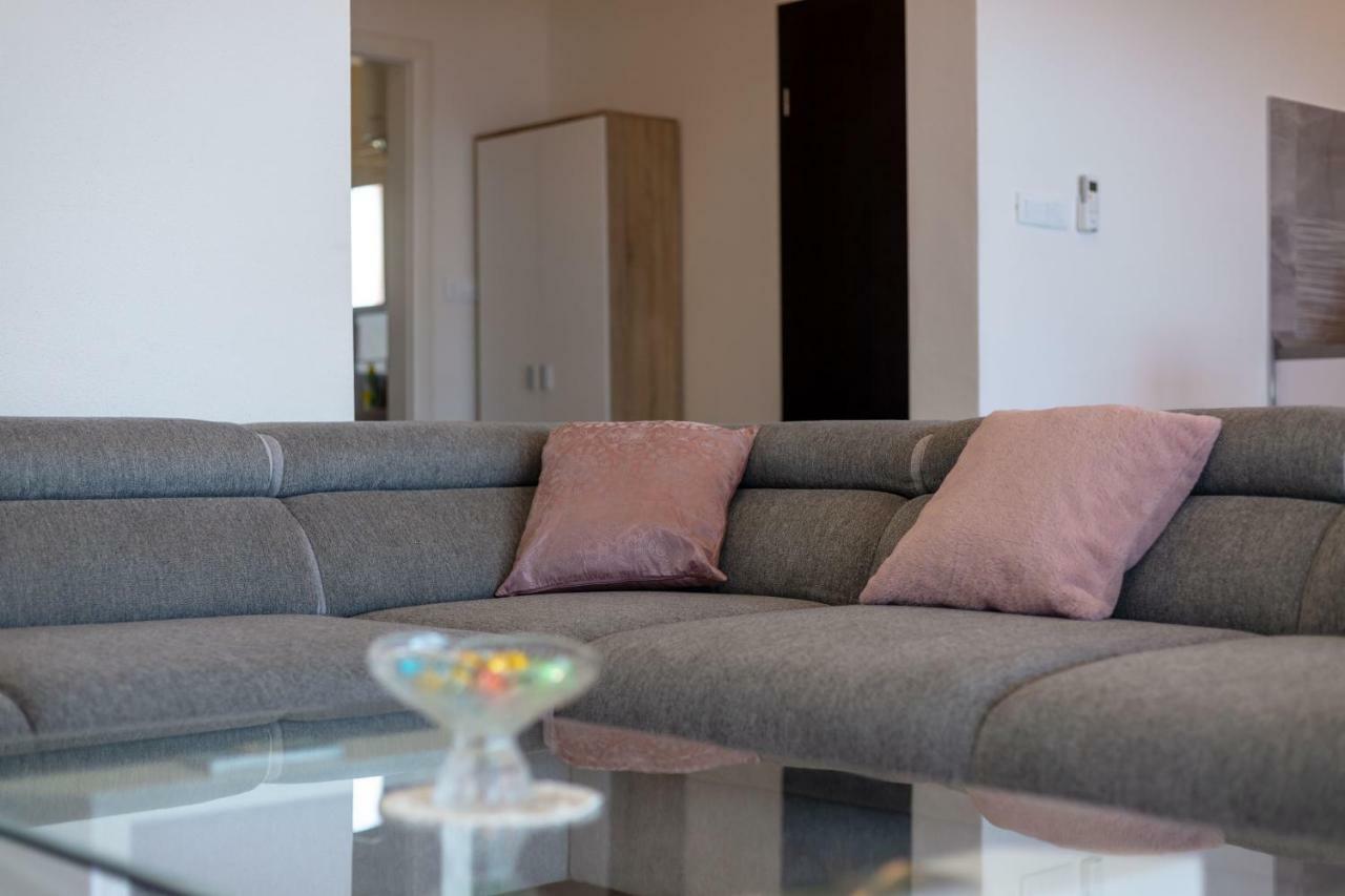 Luxury Apartment Nora Podstrana Kültér fotó
