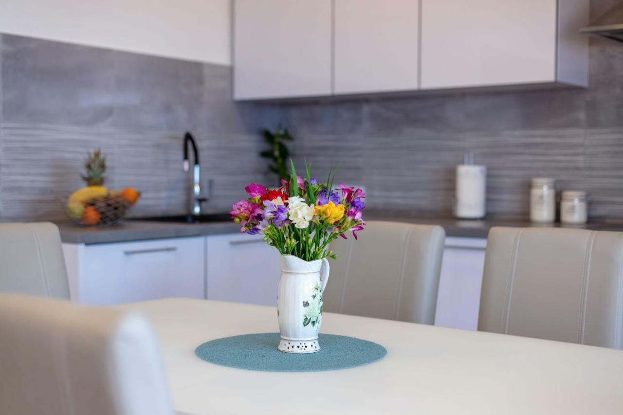 Luxury Apartment Nora Podstrana Kültér fotó