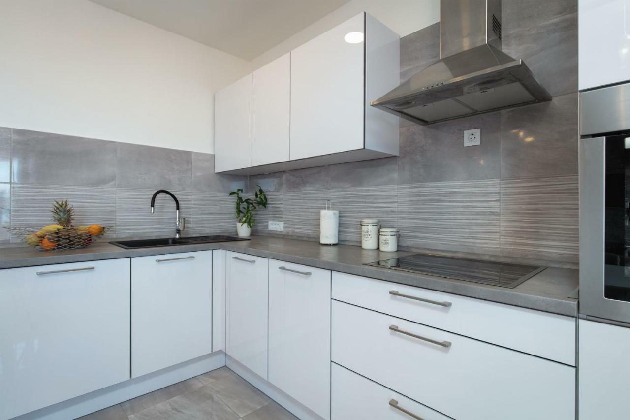 Luxury Apartment Nora Podstrana Kültér fotó